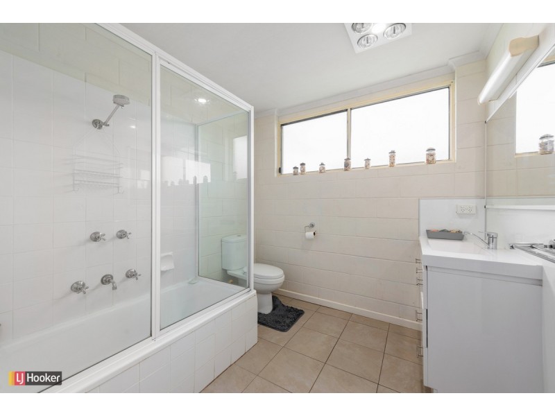 41 Capes Road, Lakes Entrance VIC 3909