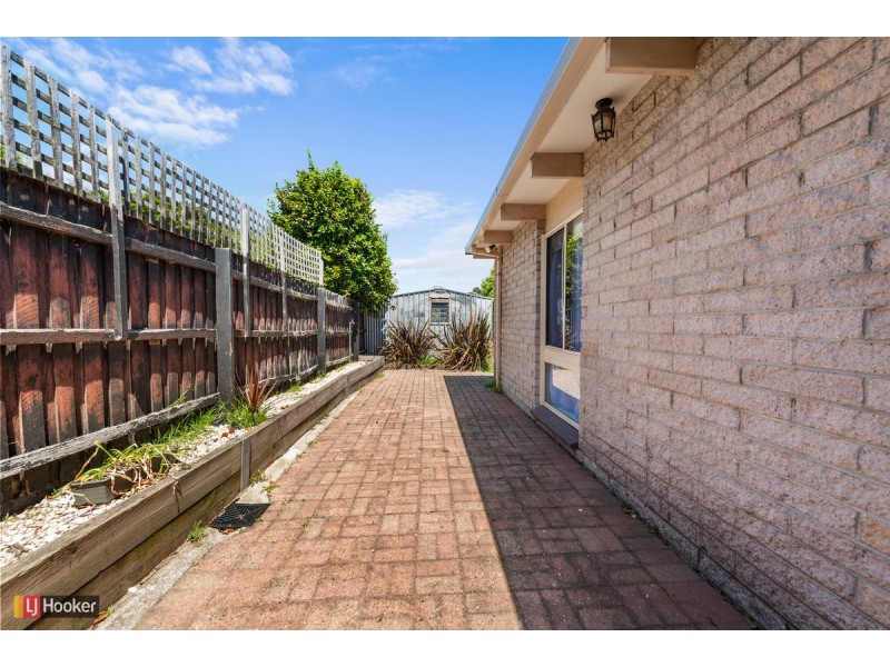 41 Capes Road, Lakes Entrance VIC 3909