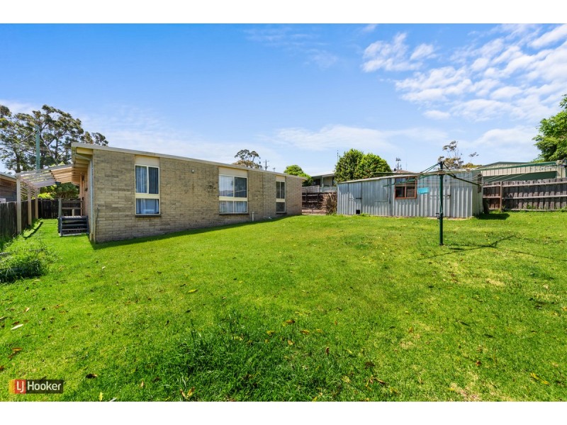 41 Capes Road, Lakes Entrance VIC 3909