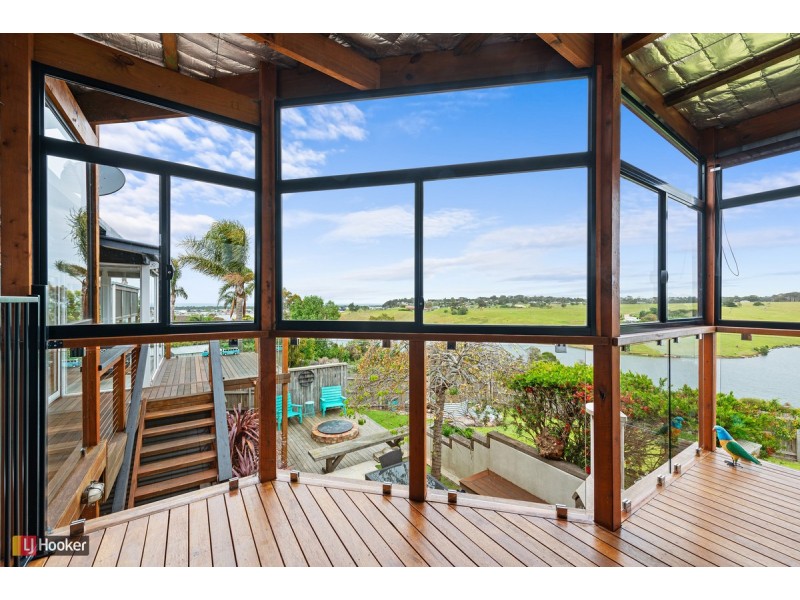 7 Nautilus Way, Lakes Entrance VIC 3909