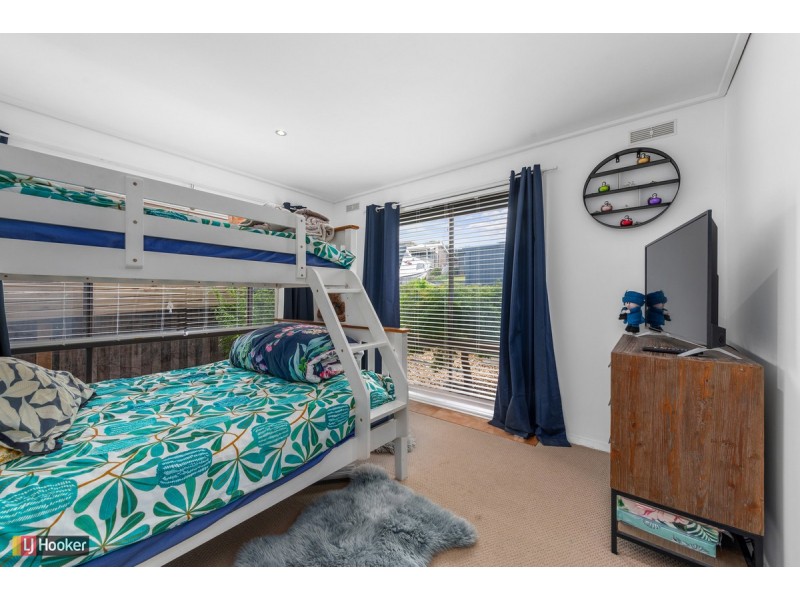 7 Nautilus Way, Lakes Entrance VIC 3909