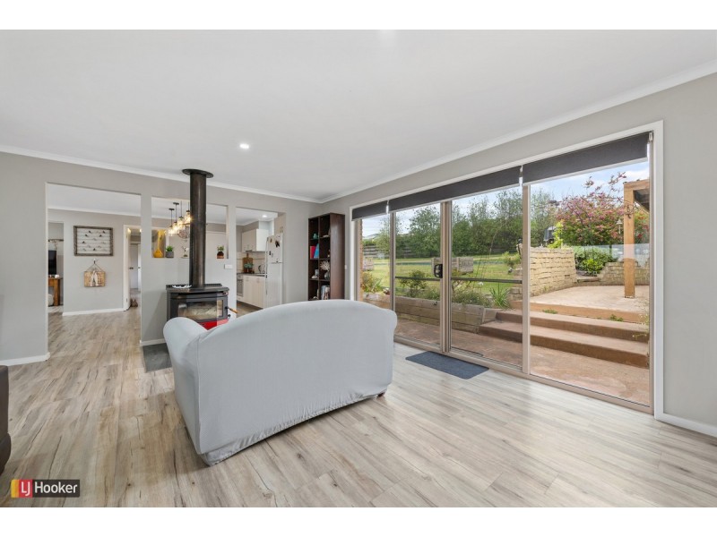 27 John Francis Court, Kalimna VIC 3909