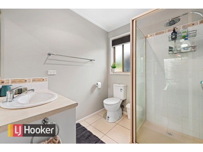 27 John Francis Court, Kalimna VIC 3909