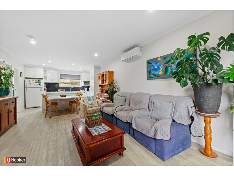 27 John Francis Court, Kalimna VIC 3909
