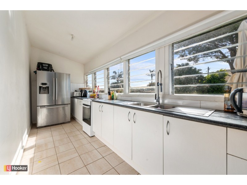 27 Princes Highway, Lakes Entrance VIC 3909
