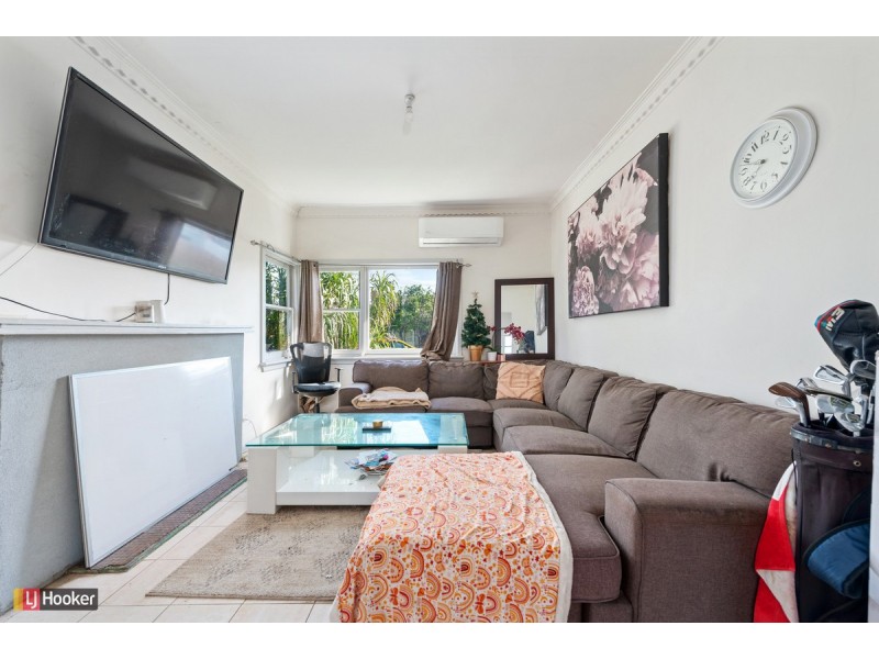 27 Princes Highway, Lakes Entrance VIC 3909