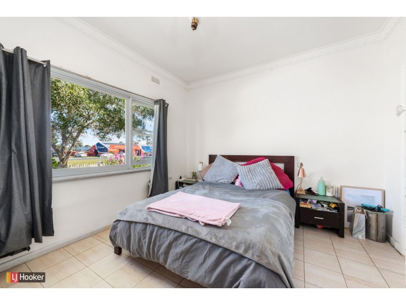 27 Princes Highway, Lakes Entrance VIC 3909
