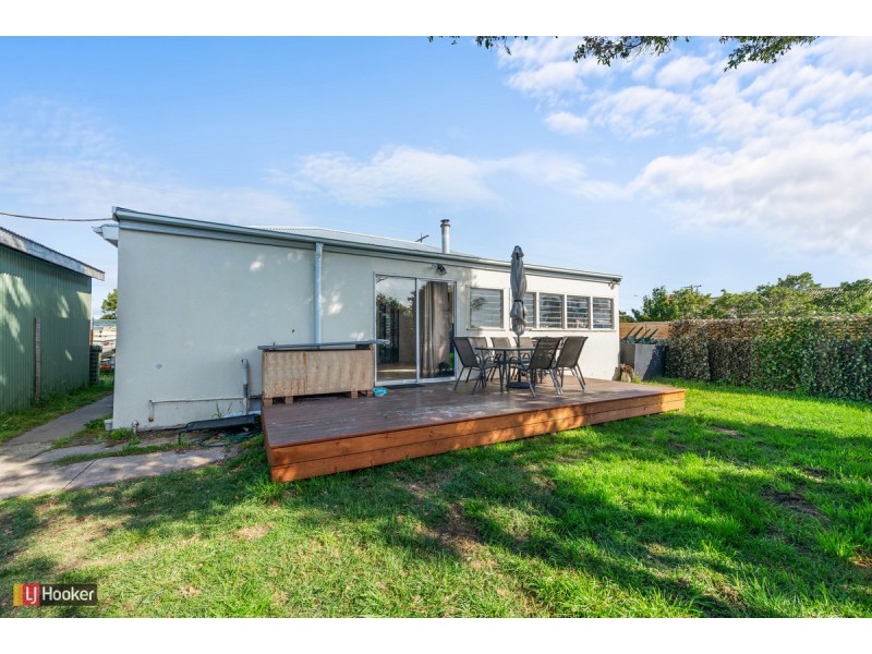 27 Princes Highway, Lakes Entrance VIC 3909