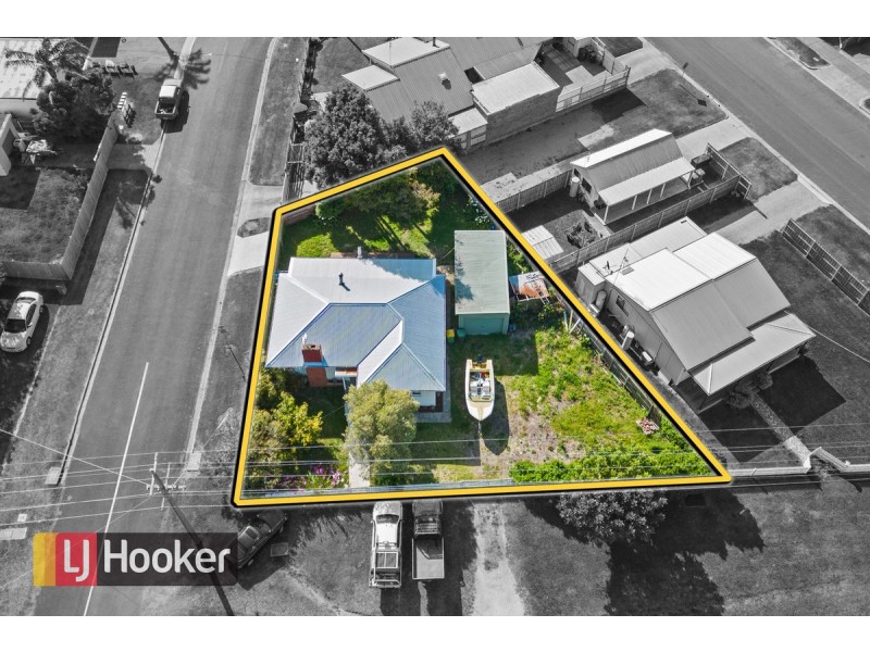 27 Princes Highway, Lakes Entrance VIC 3909