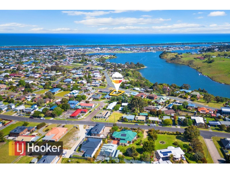 24 Nautilus Way, Lakes Entrance VIC 3909