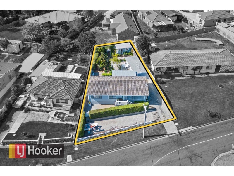 24 Nautilus Way, Lakes Entrance VIC 3909