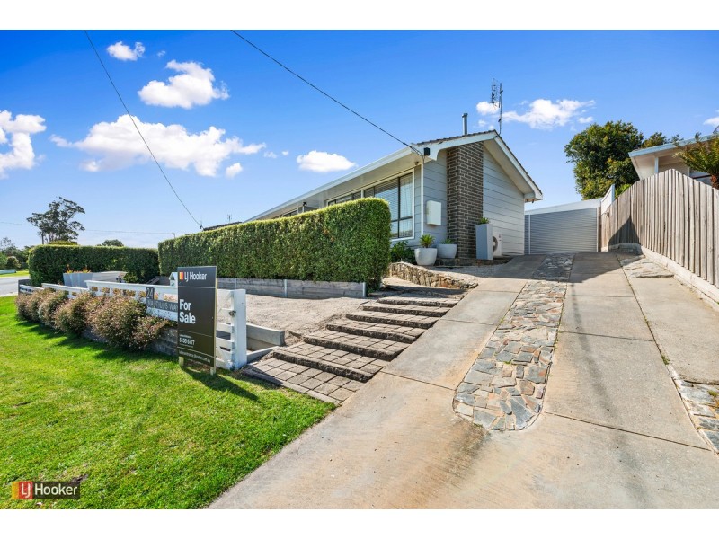 24 Nautilus Way, Lakes Entrance VIC 3909