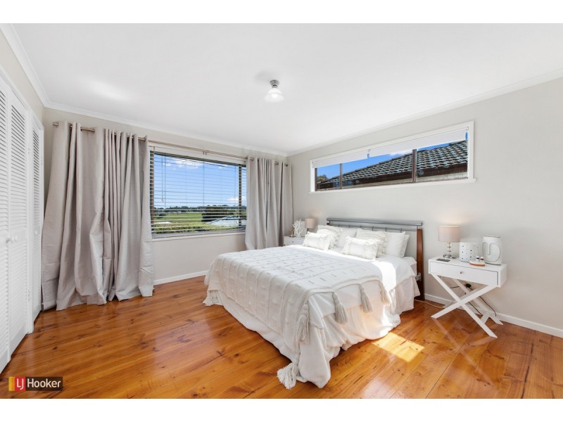 24 Nautilus Way, Lakes Entrance VIC 3909