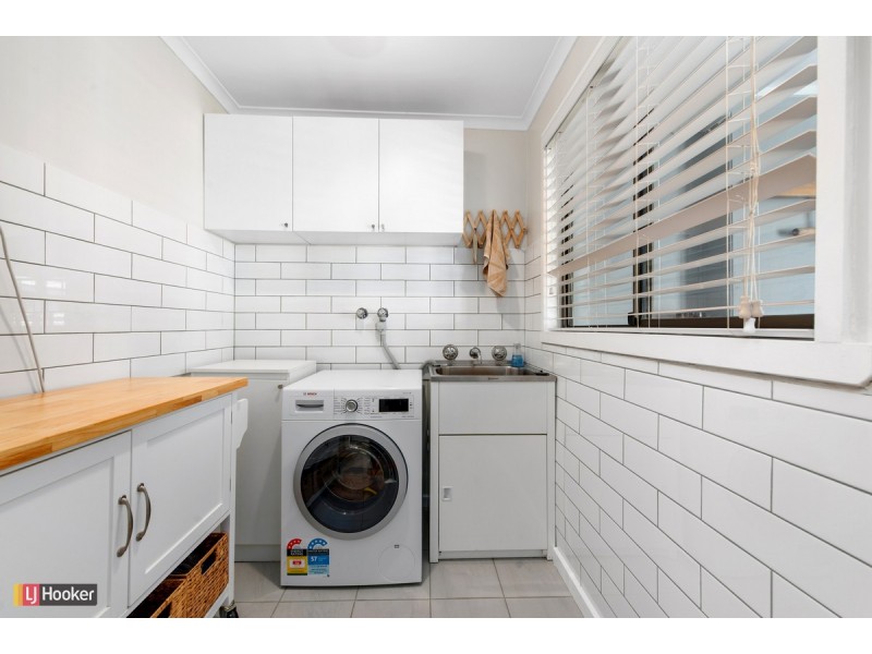 24 Nautilus Way, Lakes Entrance VIC 3909
