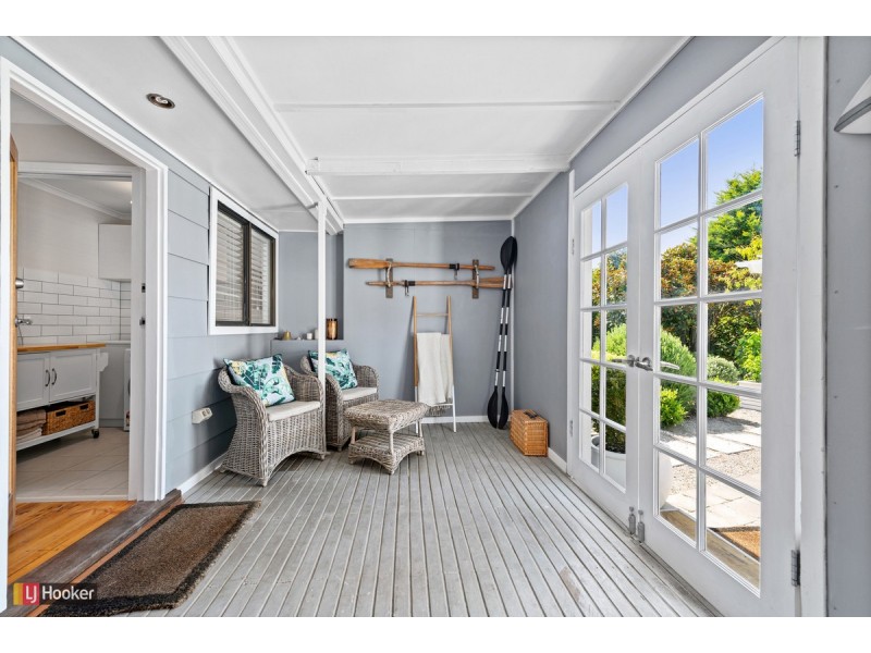 24 Nautilus Way, Lakes Entrance VIC 3909