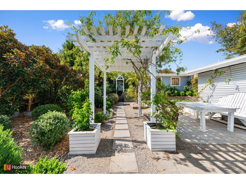 24 Nautilus Way, Lakes Entrance VIC 3909