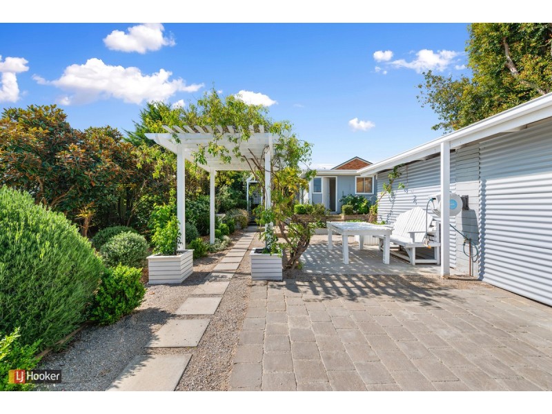 24 Nautilus Way, Lakes Entrance VIC 3909