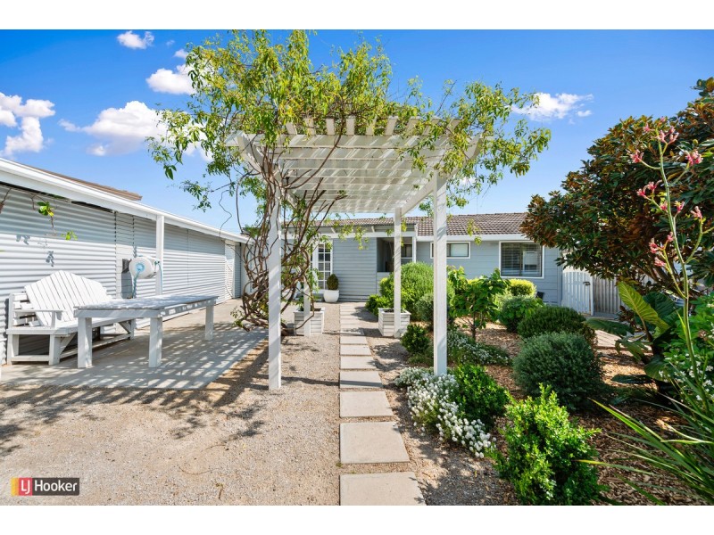 24 Nautilus Way, Lakes Entrance VIC 3909
