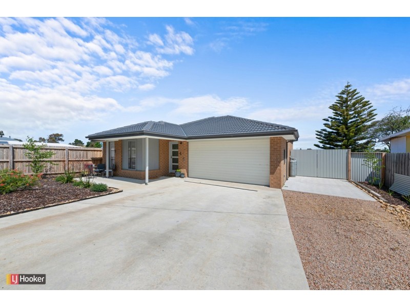 18 Golf Links Road, Lakes Entrance VIC 3909
