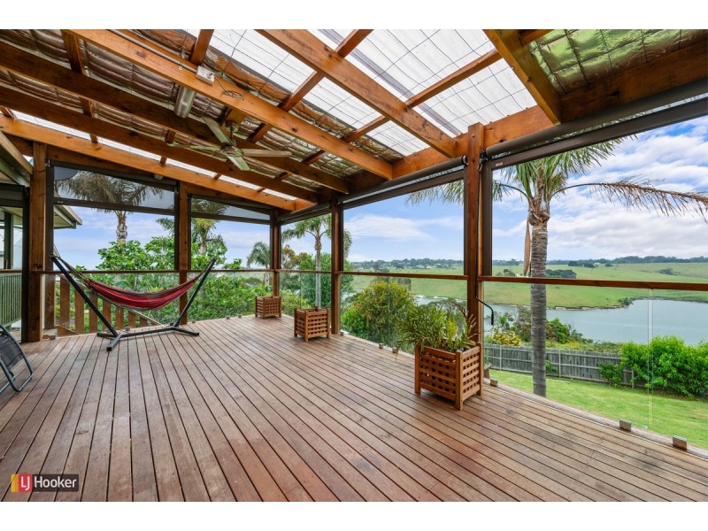 5 Nautilus Way, Lakes Entrance VIC 3909