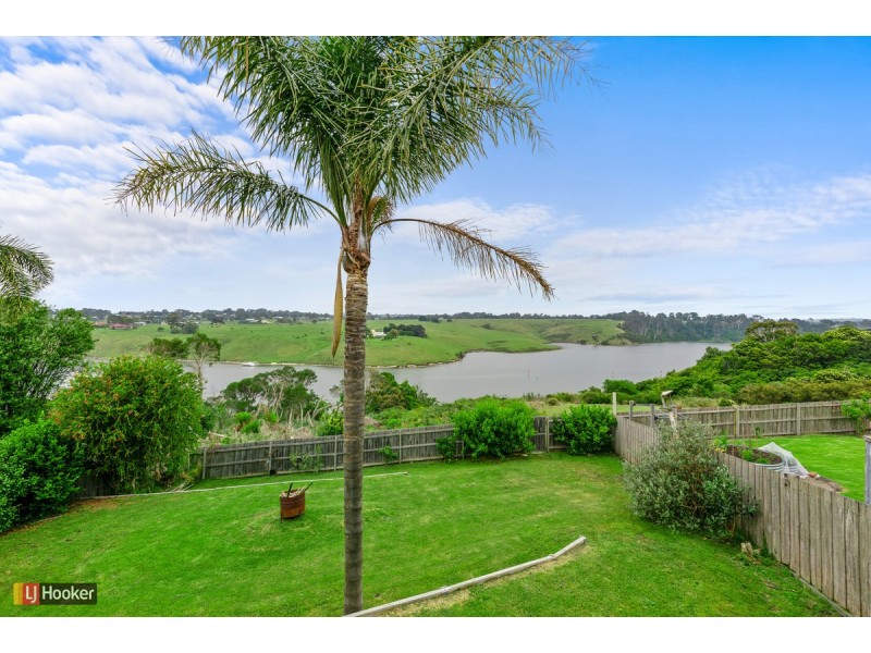 5 Nautilus Way, Lakes Entrance VIC 3909