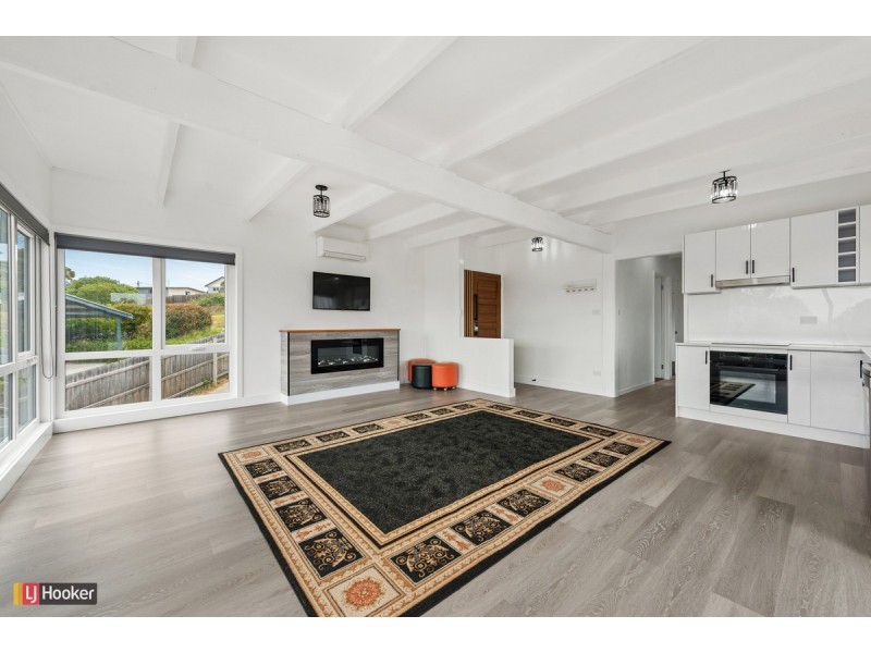 102 Myer Street, Lakes Entrance VIC 3909