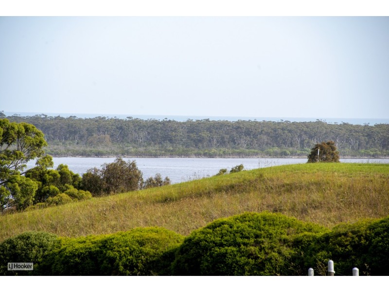 34 Lakeshore Drive, Nungurner VIC 3909