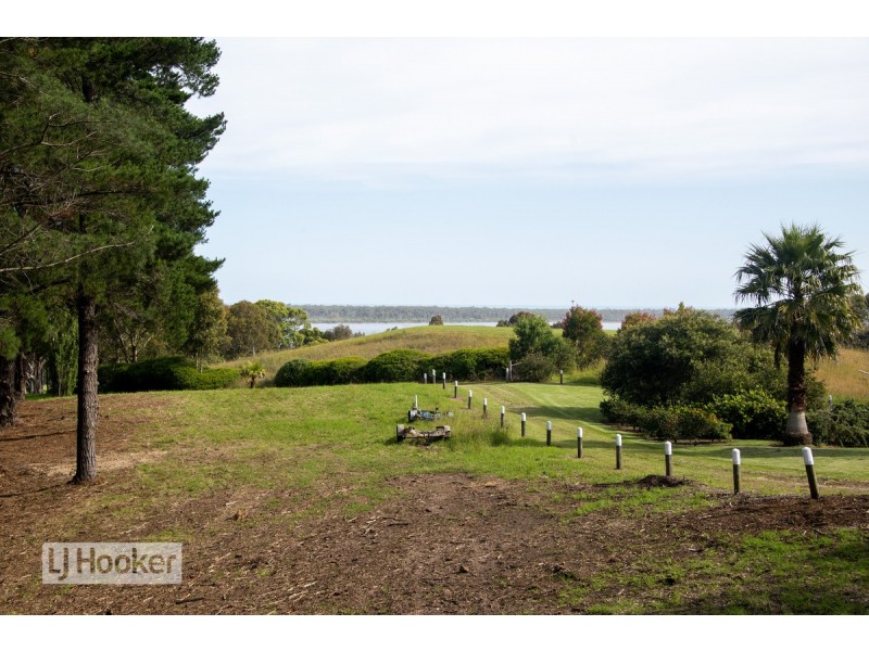 34 Lakeshore Drive, Nungurner VIC 3909