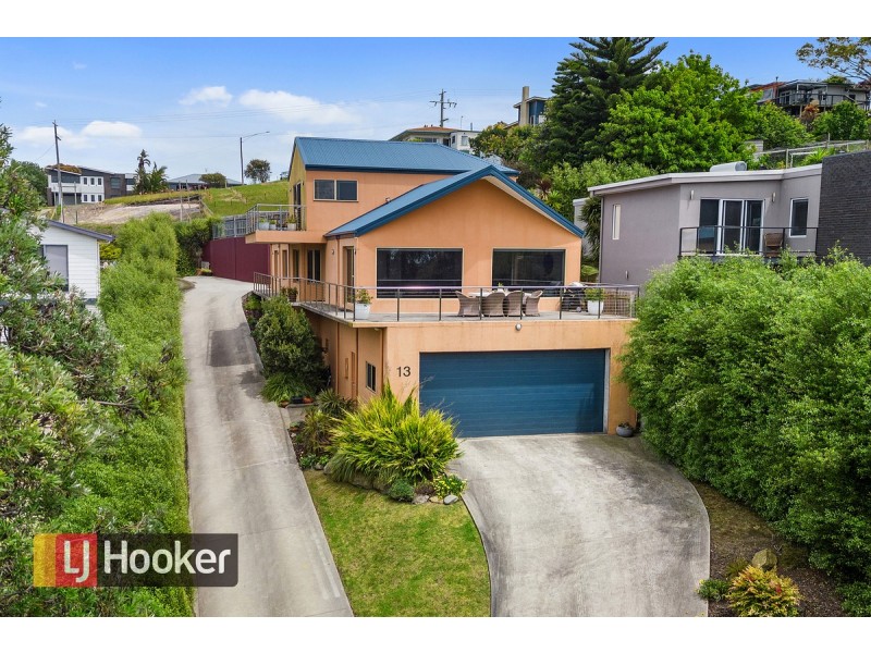 13 Outlook Avenue, Lakes Entrance VIC 3909