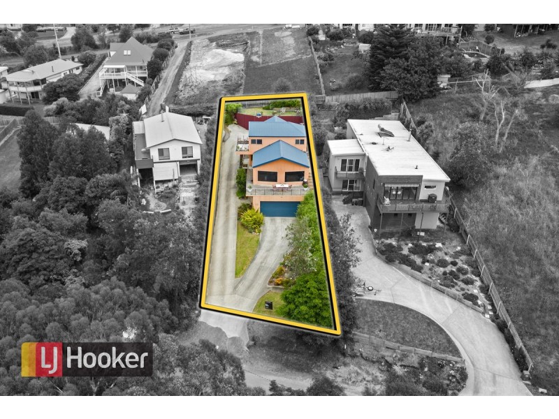 13 Outlook Avenue, Lakes Entrance VIC 3909