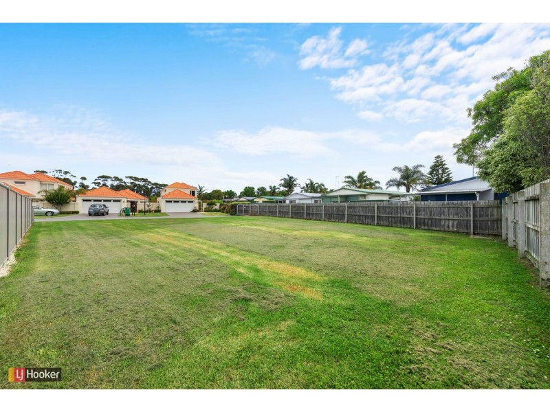 Lot 20/122 Golf Links Road, Lakes Entrance VIC 3909