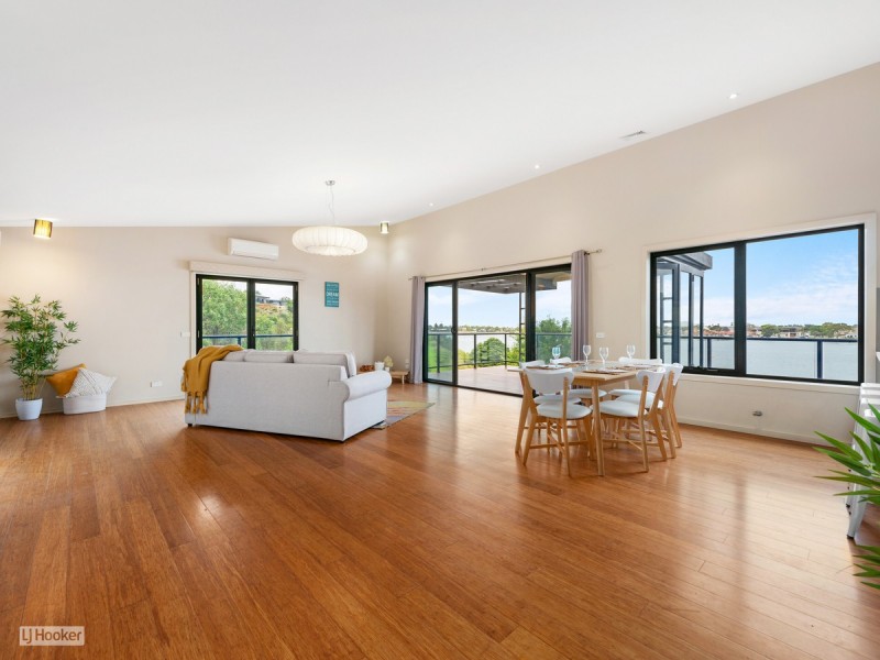 4 Cabarita Point, Kalimna VIC 3909
