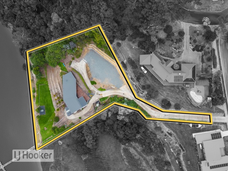 4 Cabarita Point, Kalimna VIC 3909