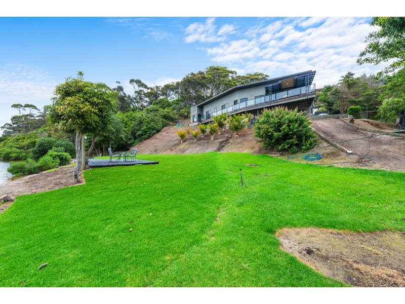 4 Cabarita Point, Kalimna VIC 3909