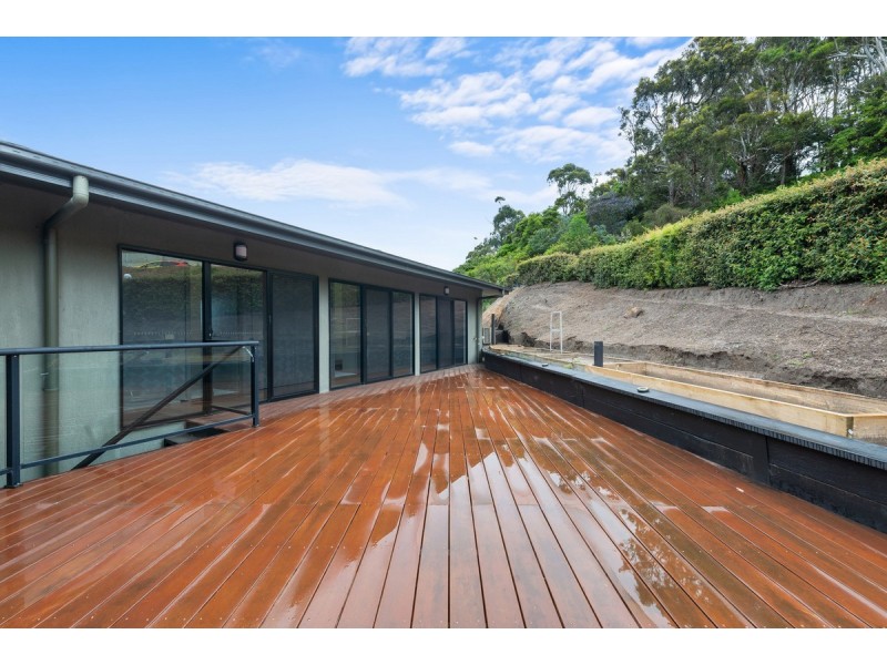4 Cabarita Point, Kalimna VIC 3909