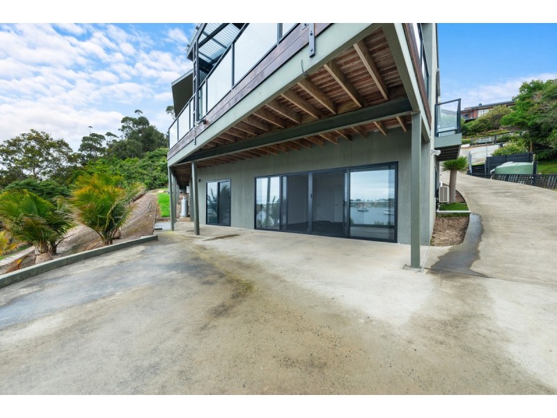 4 Cabarita Point, Kalimna VIC 3909