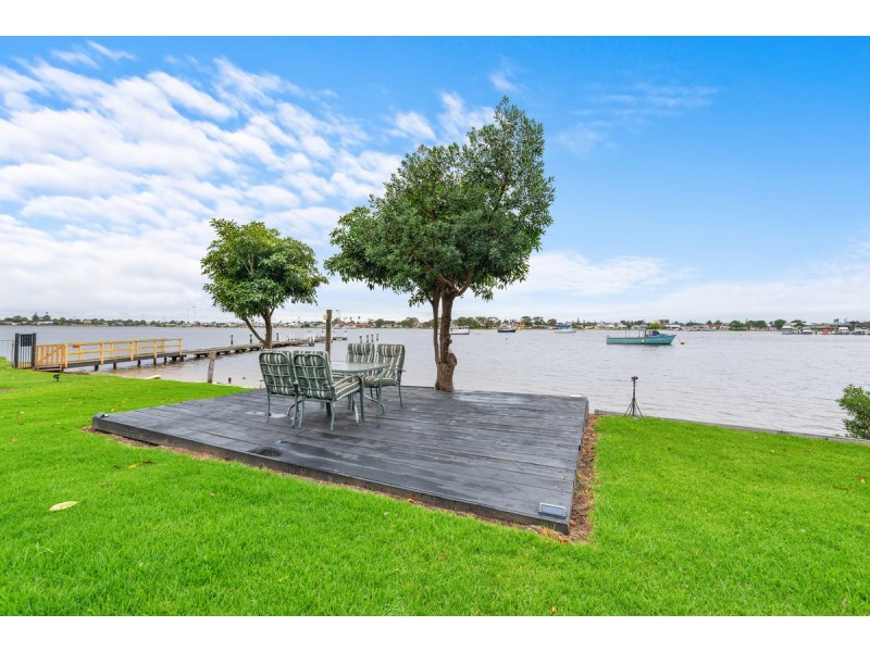 4 Cabarita Point, Kalimna VIC 3909