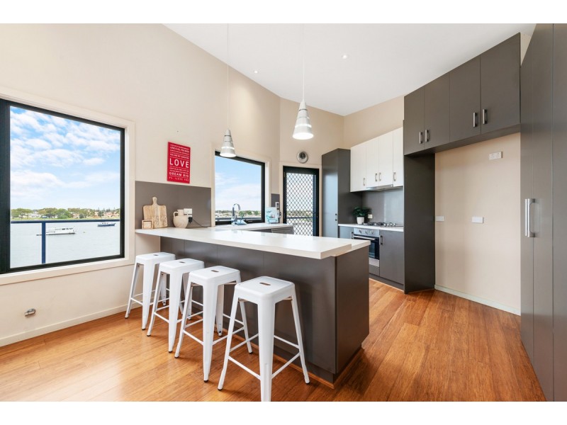 4 Cabarita Point, Kalimna VIC 3909