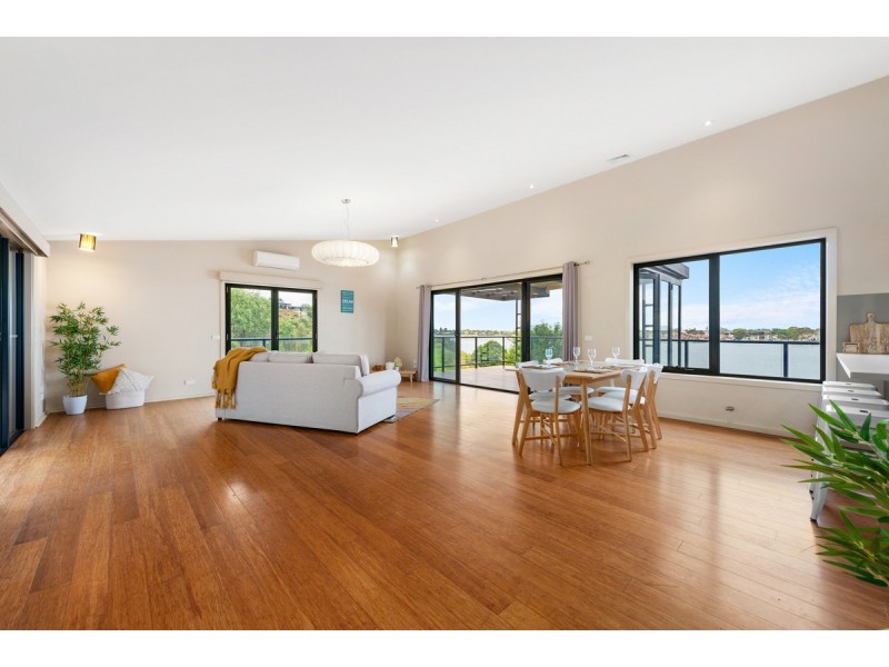 4 Cabarita Point, Kalimna VIC 3909