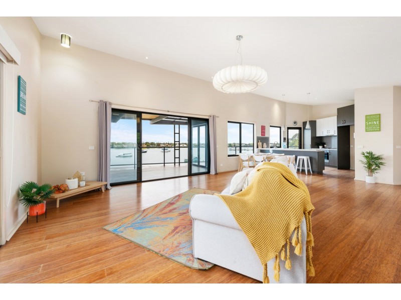 4 Cabarita Point, Kalimna VIC 3909