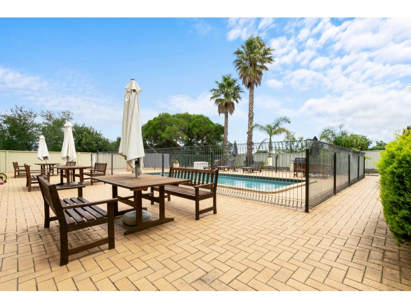 1/9-11 Kurnai Avenue, Metung VIC 3904