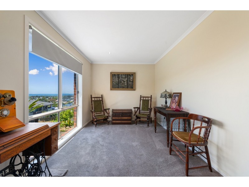 11 Hillcrest Rise, Lakes Entrance VIC 3909