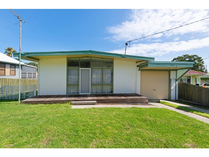 16 Robin Street, Lakes Entrance VIC 3909