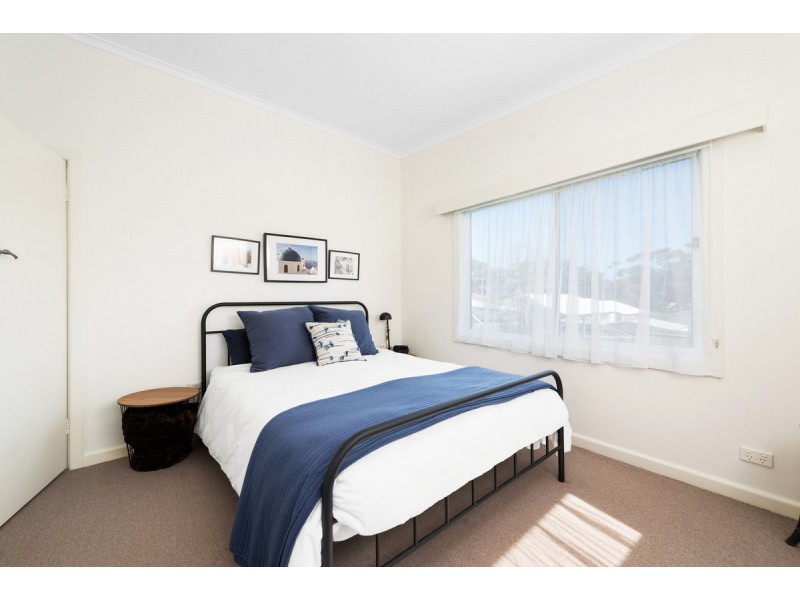 16 Robin Street, Lakes Entrance VIC 3909