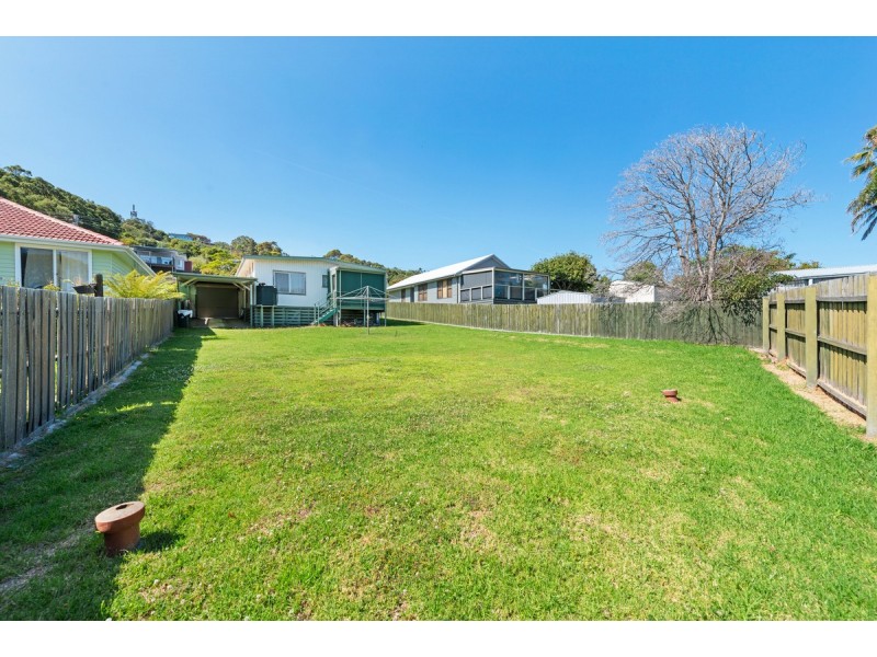 16 Robin Street, Lakes Entrance VIC 3909