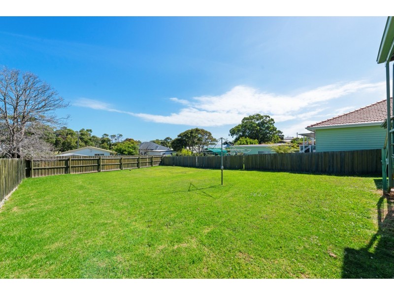 16 Robin Street, Lakes Entrance VIC 3909