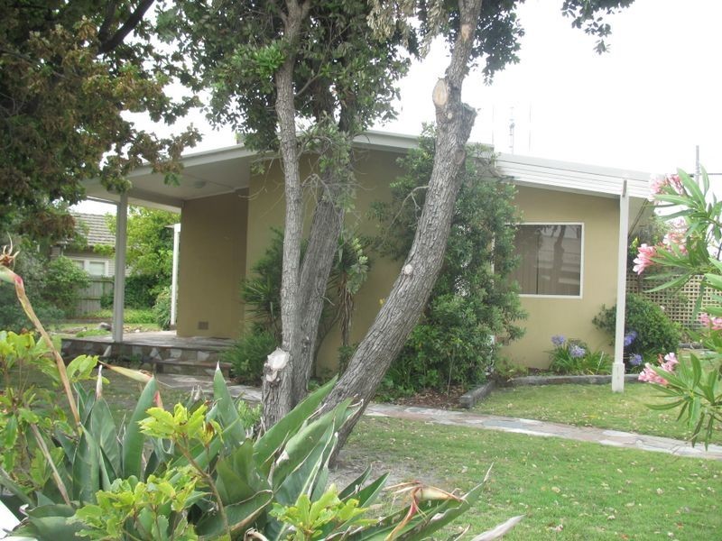 421 Esplanade, Lakes Entrance VIC 3909