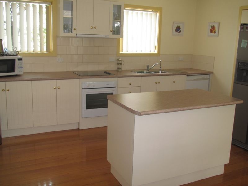 421 Esplanade, Lakes Entrance VIC 3909