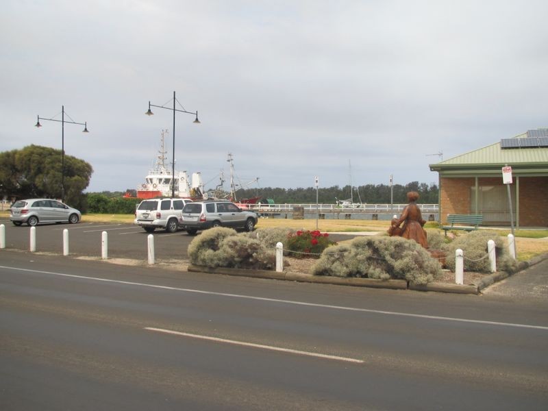 421 Esplanade, Lakes Entrance VIC 3909