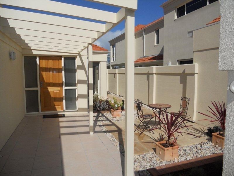 2/122 Golf Links Road, Lakes Entrance VIC 3909